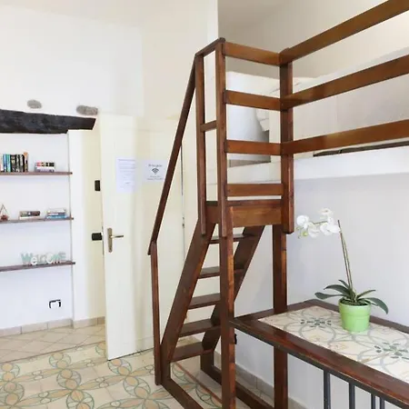 Self Apartments: Central Balcony Apartament